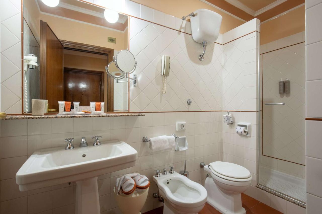 Hotel Canada, Bw Premier Collection 3*