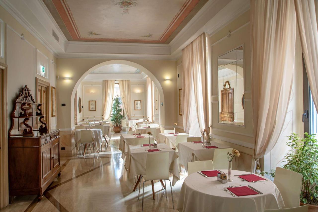 Canada, Bw Premier Collection Hotel Roma