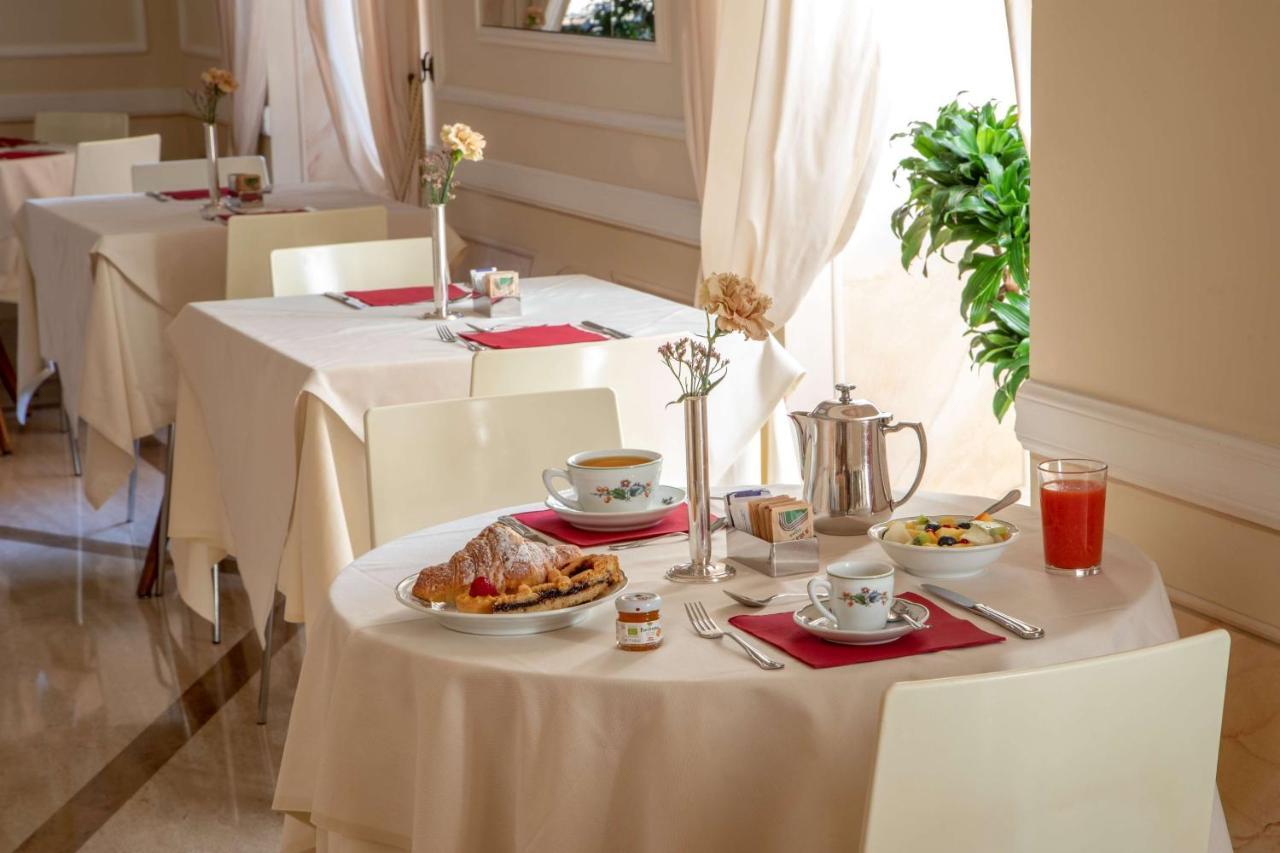 Canada, Bw Premier Collection Hotel Roma