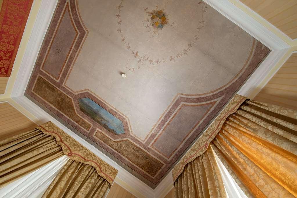 Canada, Bw Premier Collection Hotel